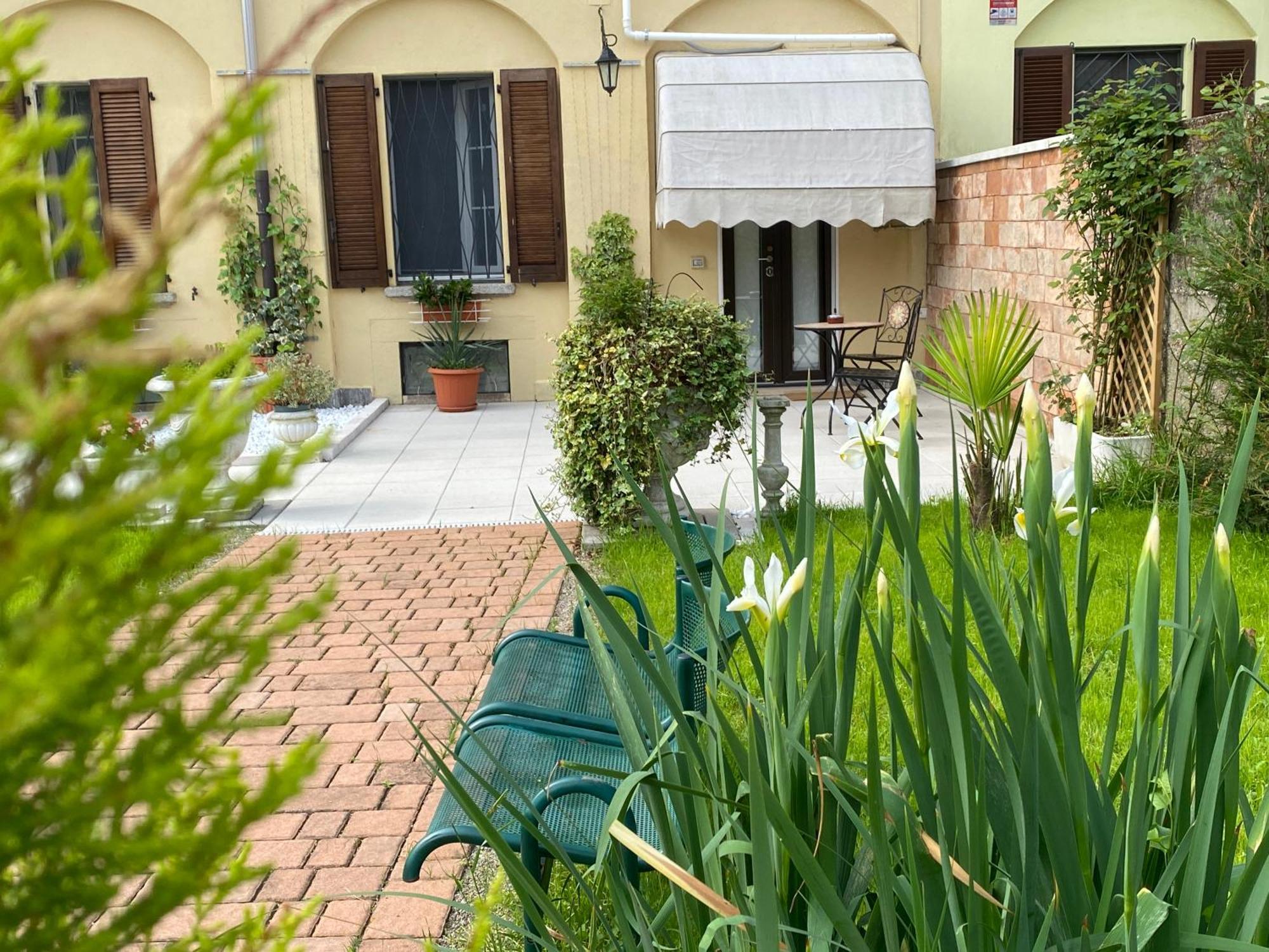 Savany B&Apartments ブスカーテ エクステリア 写真